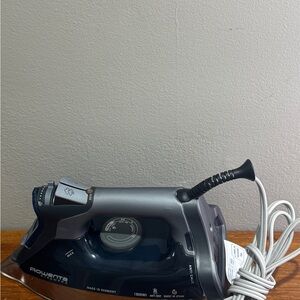 Rowenta Steam Pro 1800W Iron